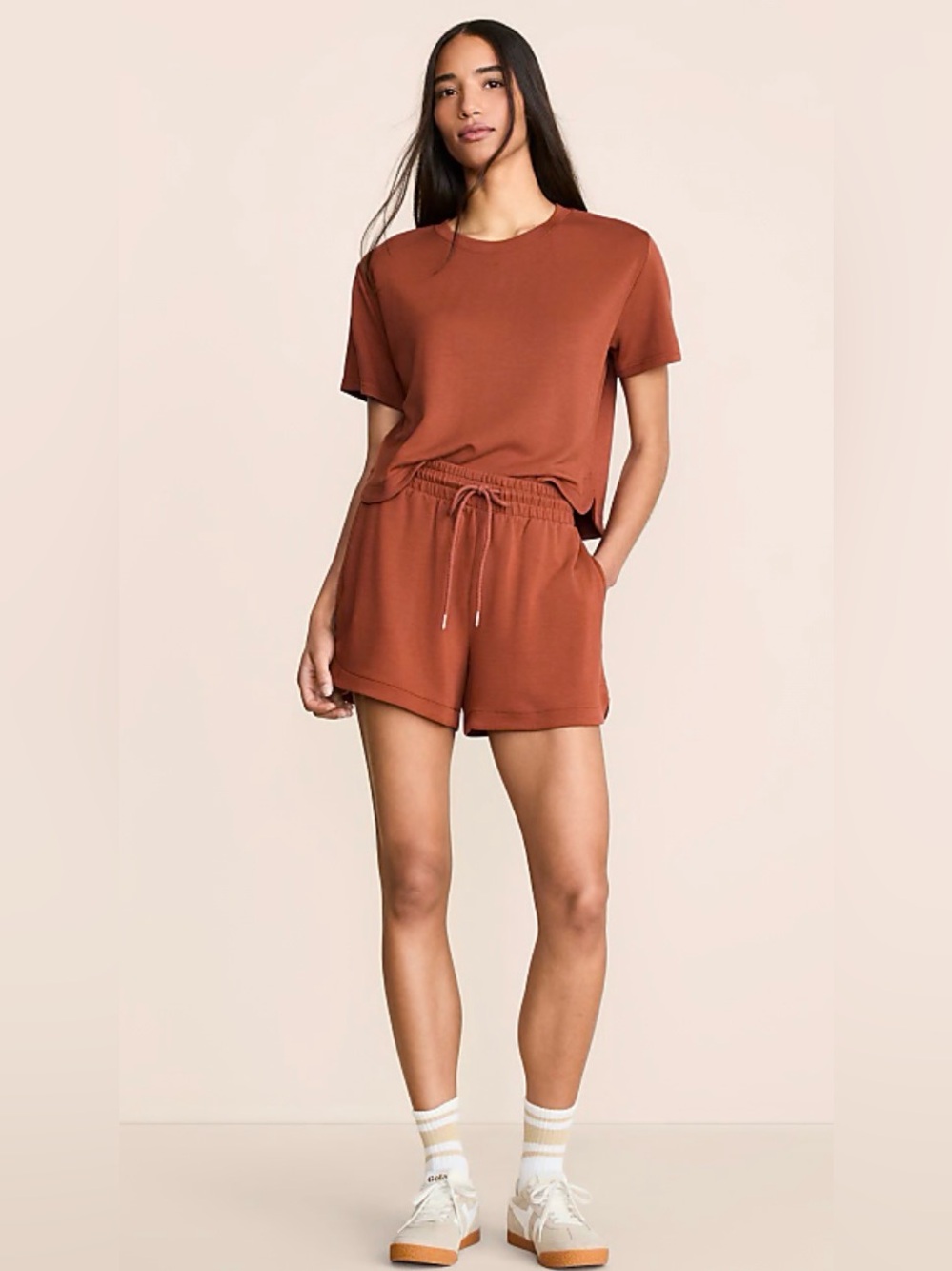Lou & Grey Lightweight Scubasoft Rounded Hem Top